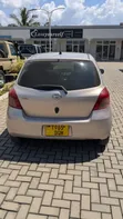 Toyota Vitz 2005 Beige - 5