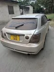 Toyota Altezza Gita 2004 Silver - 3