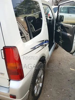 Suzuki Jimny Cabriolet Automatic 2005 Nyeupe