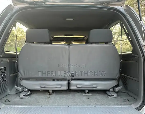 Toyota Land Cruiser GX 2005 Silver - 1
