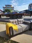 Sofa Set Ya Watu 6 Grey Velvet Pamoja Na Coffee Table - 4