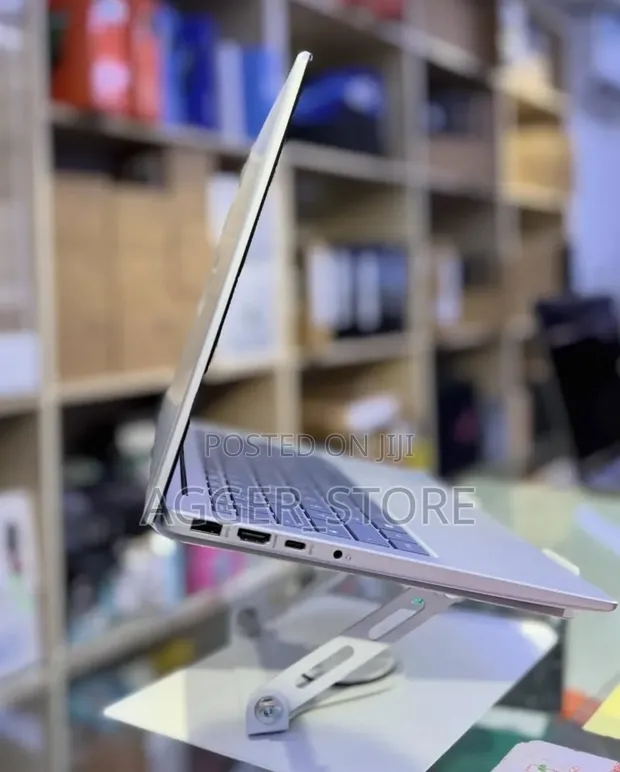New HP 14-ep0063 Laptop: 8GB RAM, 512GB SSD, Core i3 - 1