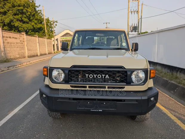 Toyota Land Cruiser 2024 Double Cabin Brown - 1
