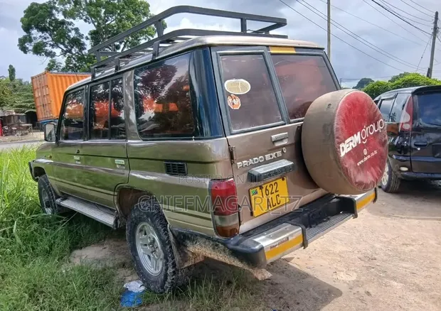 Toyota Land Cruiser Prado 1996 Gray - 1