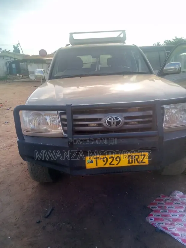 Toyota Land Cruiser 2007 Beige - 1