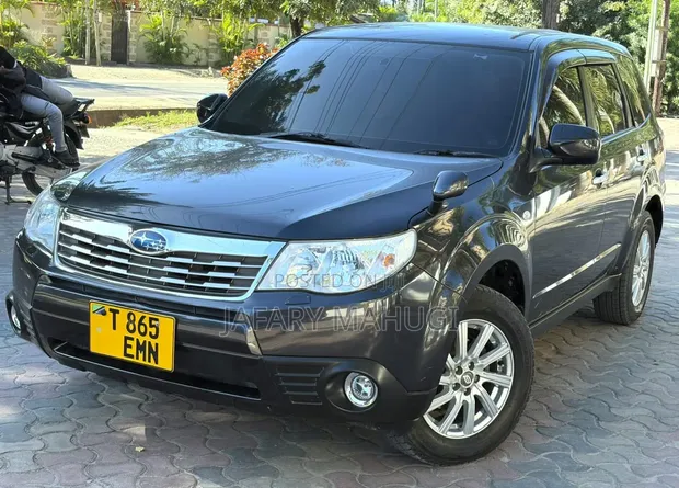 Subaru Forester 2014 Black - 1