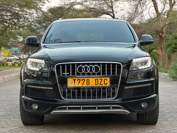 Audi Q7 2011 Black - 1