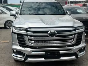 2024 Toyota Land Cruiser LC300 ZX 3.3L Diesel
