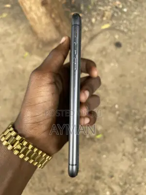 Apple iPhone 11 64GB Black
