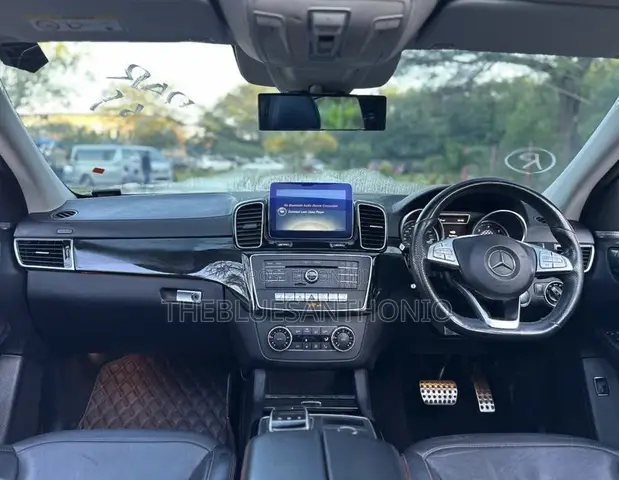 Mercedes-Benz GL-Class 2016 Nyeusi - 1