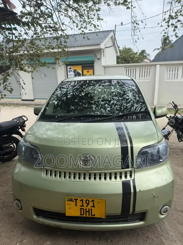 Toyota Porte 2004 Green - 1