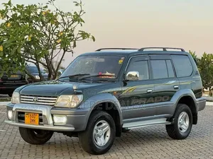 Toyota Land Cruiser Prado TX 2009 Green