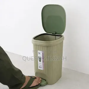 Plastic Step-on Trash Can