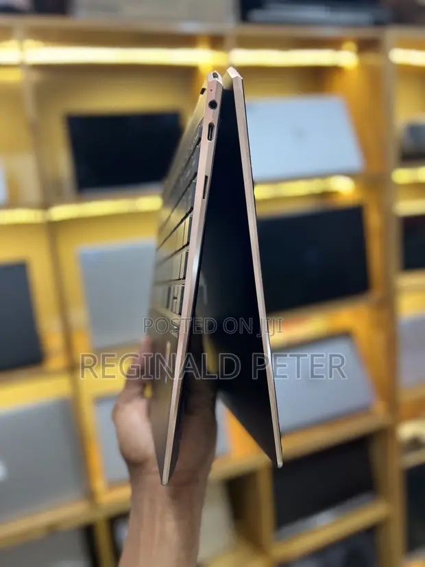 HP Spectre 14 2-in-1 Laptop - Intel Core i5, 8GB RAM, 512GB SSD - 1