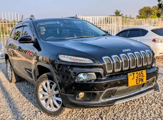 Jeep Cherokee 2015 Black - 1
