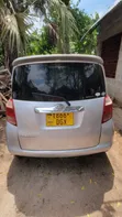 Toyota Ractis 2006 Silver - 1