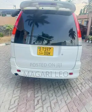 Toyota Noah 2.0 FWD (Viti 8) 2001 Nyeupe