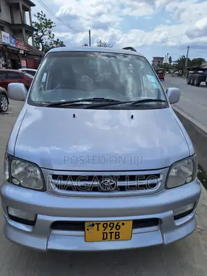 Toyota Noah 2.0 AWD (Viti 8) 2001 Silver
