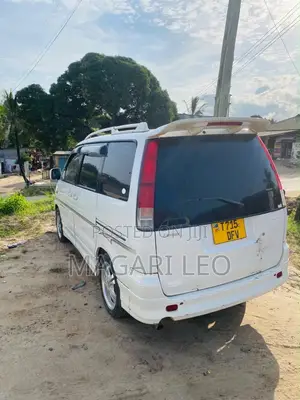 Toyota Noah 2.0 FWD (Viti 8) 2001 Nyeupe