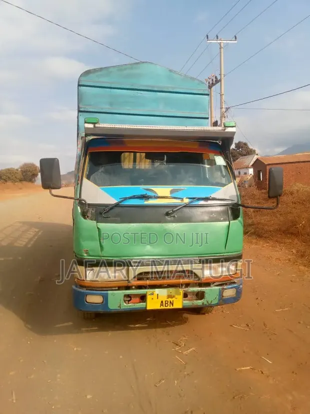 Mitsubishi Low-Bed Truck Milioni 18.5 Tunduma - 1