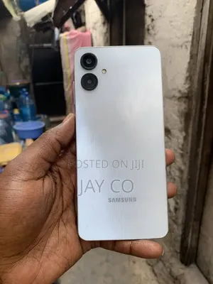 Samsung Galaxy A06 128GB White