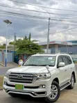 Toyota Land Cruiser 4.6 V8 ZX 2017 Nyeupe - 1