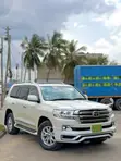 Toyota Land Cruiser 4.6 V8 ZX 2017 Nyeupe - 2