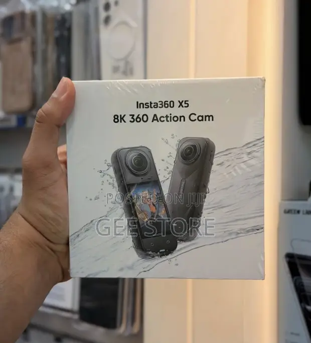 Insta360 X5 8K Action Camera Bundle - 1