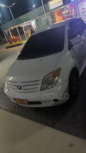 Toyota IST 2006 - Nyeupe