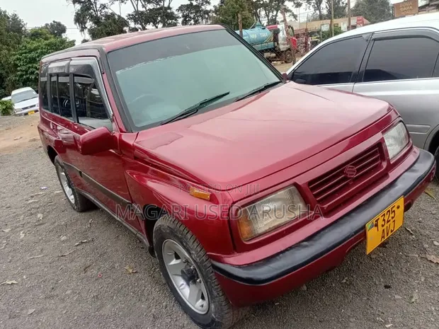 Suzuki Escudo 1998 Red - 1