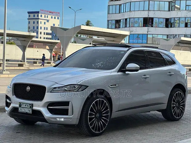 Jaguar F-Pace R-Sport 2017 Silver - 1