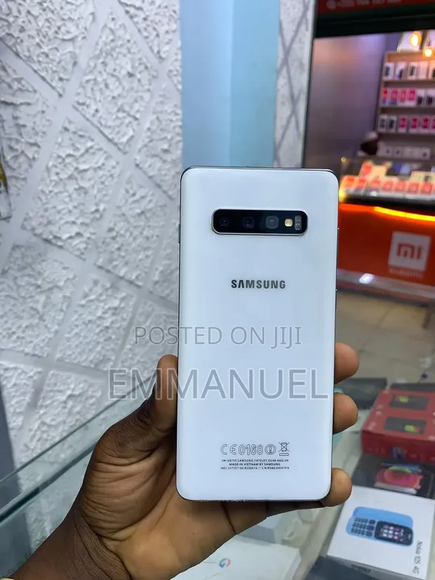 Samsung Galaxy S10 128GB Nyeusi - 1