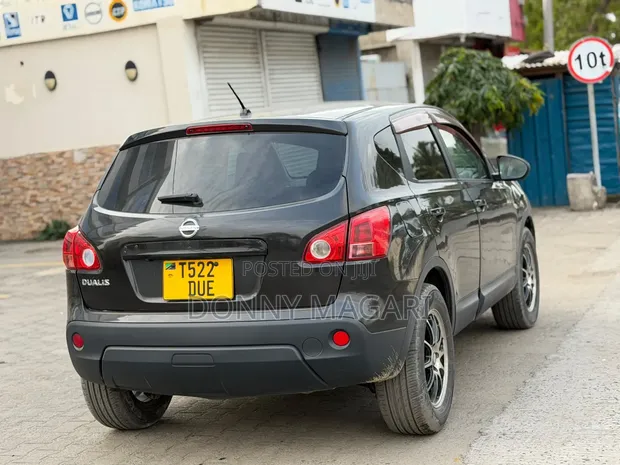 Nissan Dualis 2008 Nyeusi - 1