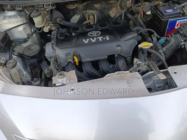 Toyota Belta 2006 Silver - 1