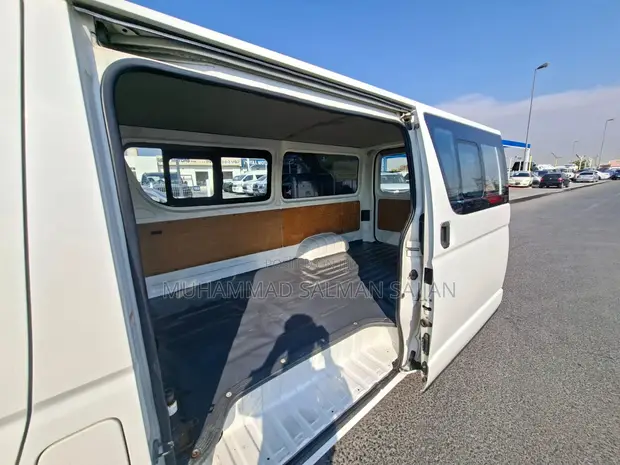Toyota HiAce 2018 White - 1