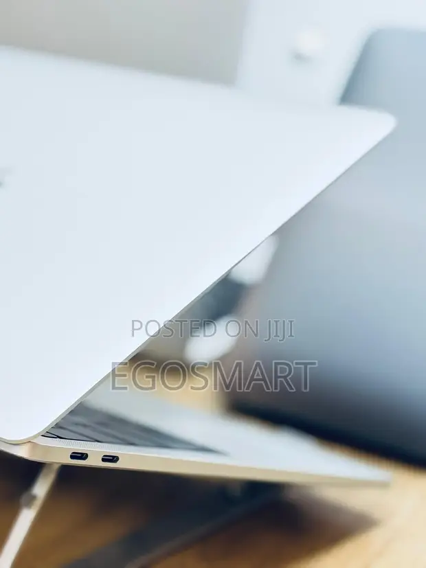 Apple MacBook Pro 2017 8GB Intel Core i5 SSD 256GB - 1
