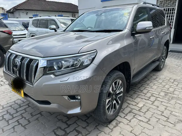 Toyota Land Cruiser Prado 2.8 2022 Gray - 1
