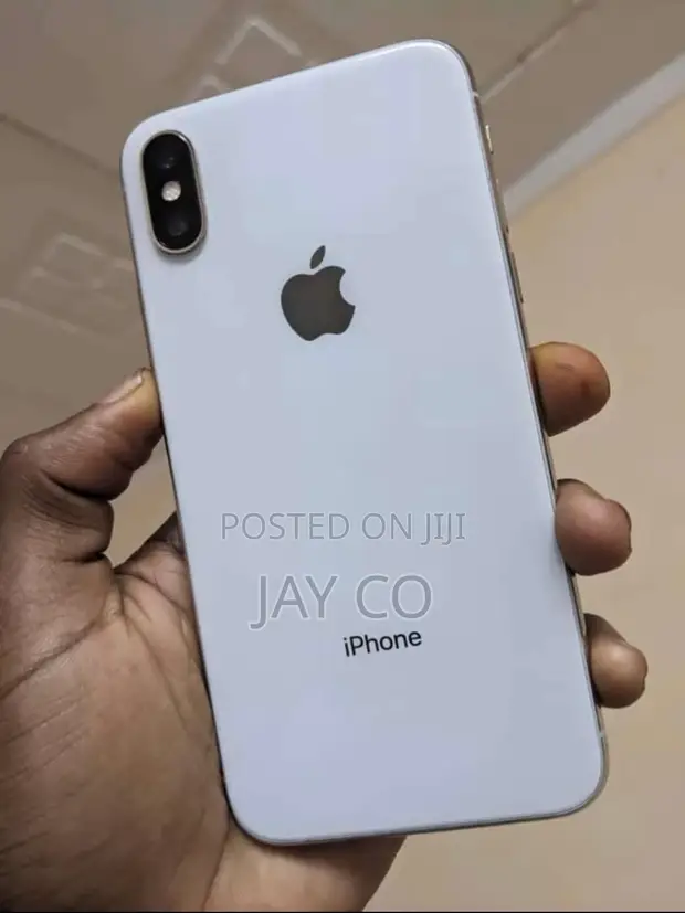 Apple iPhone X 64GB White - 1