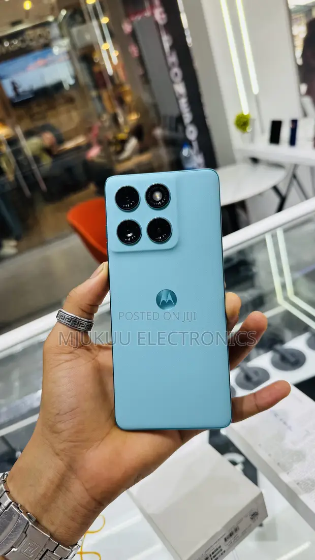 Motorola Edge 60 Fusion 256GB Mpya Bluu - 1