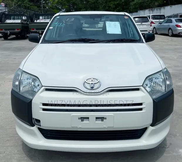 2020 Toyota Probox Off White - 1