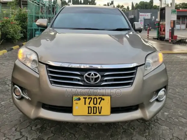 Toyota Vanguard 2011 Gold - 1