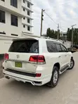 Toyota Land Cruiser 2016 White - 3