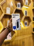 New Samsung Galaxy A17 128GB Gray - 3