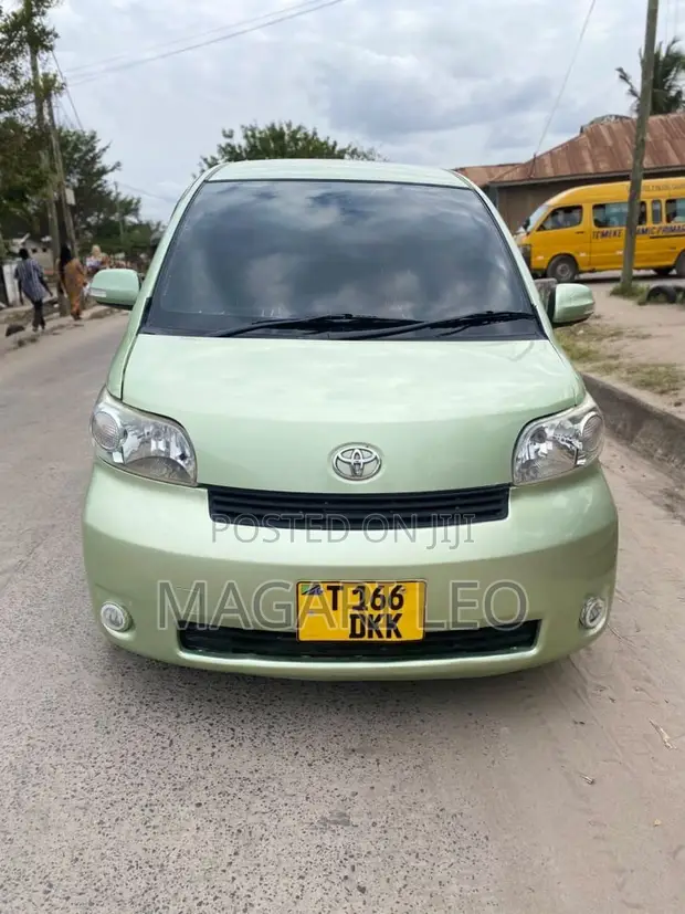 Toyota Porte 1.3 FWD 2005 Green - 1