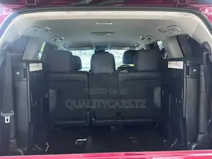 Toyota Land Cruiser VX 2013 Red
