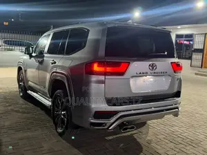 2024 Toyota Land Cruiser LC300 Diesel