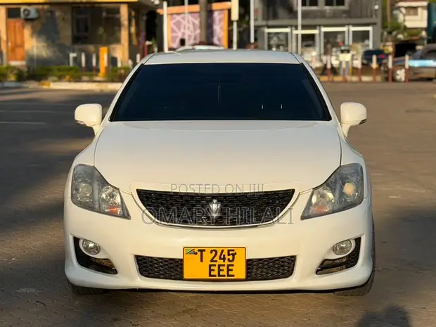 Toyota Crown 2008 White - 1