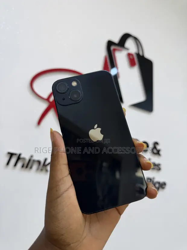 Apple iPhone 13 256GB Black - 1