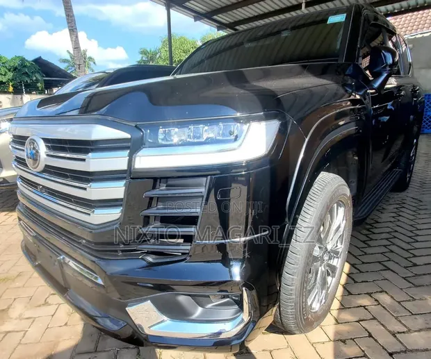 Toyota Land Cruiser 2025 Black - 1