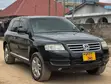 Volkswagen Touareg 2005 Nyeusi - 2